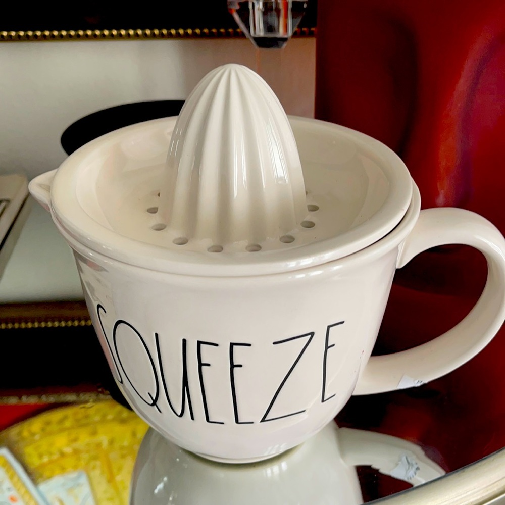 Rae Dunn Squeeze Juicer